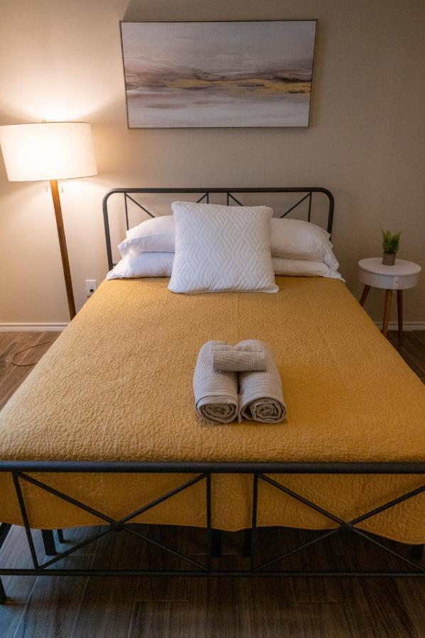 Fabulous King Size Bed In A Gated Neighborhood! Apartment Edinburg Bagian luar foto