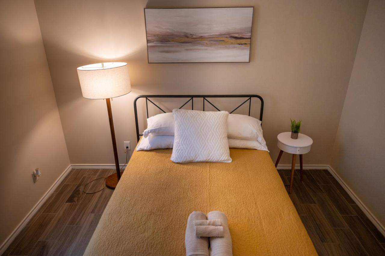 Fabulous King Size Bed In A Gated Neighborhood! Apartment Edinburg Bagian luar foto